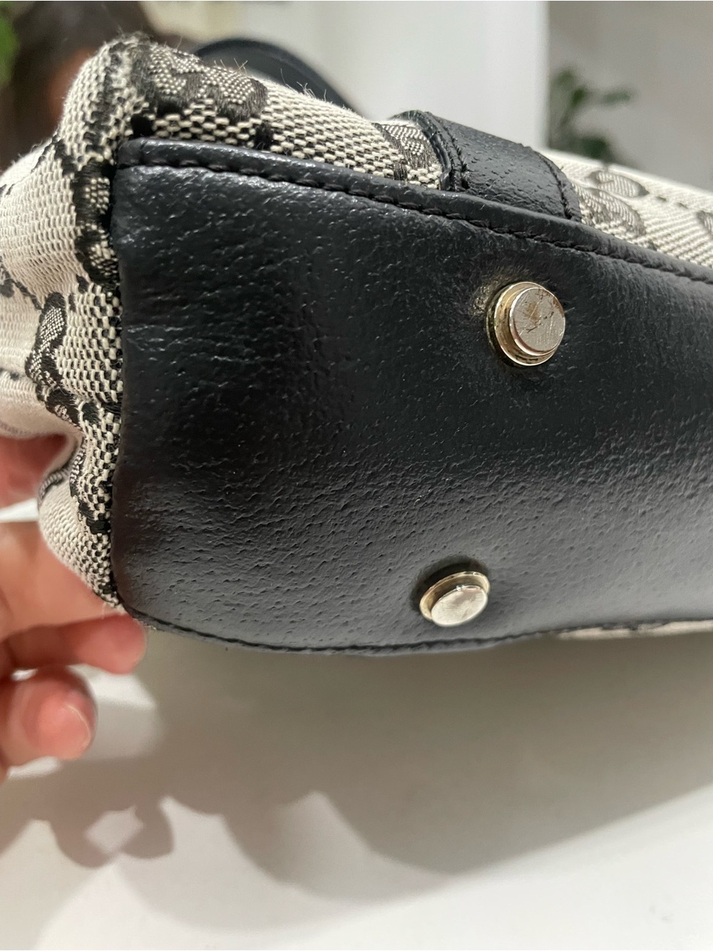 Gucci Black & Beige GG Canvas Tote Bag - Picture 6 of 16